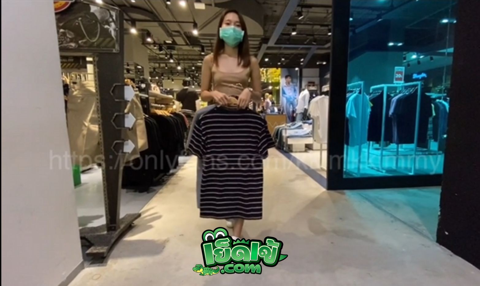 คลิปหลุด โอนลี่แฟน kkimmy น้องคิมมี่ มาเดินเที่ยวห้าง แอบเย็ดกันในห้องลองเสื้อ โม๊คควยให้โคตรเด็ด ก่อนหันหลังให้ตอกรัวๆ อย่างเงี่ยน